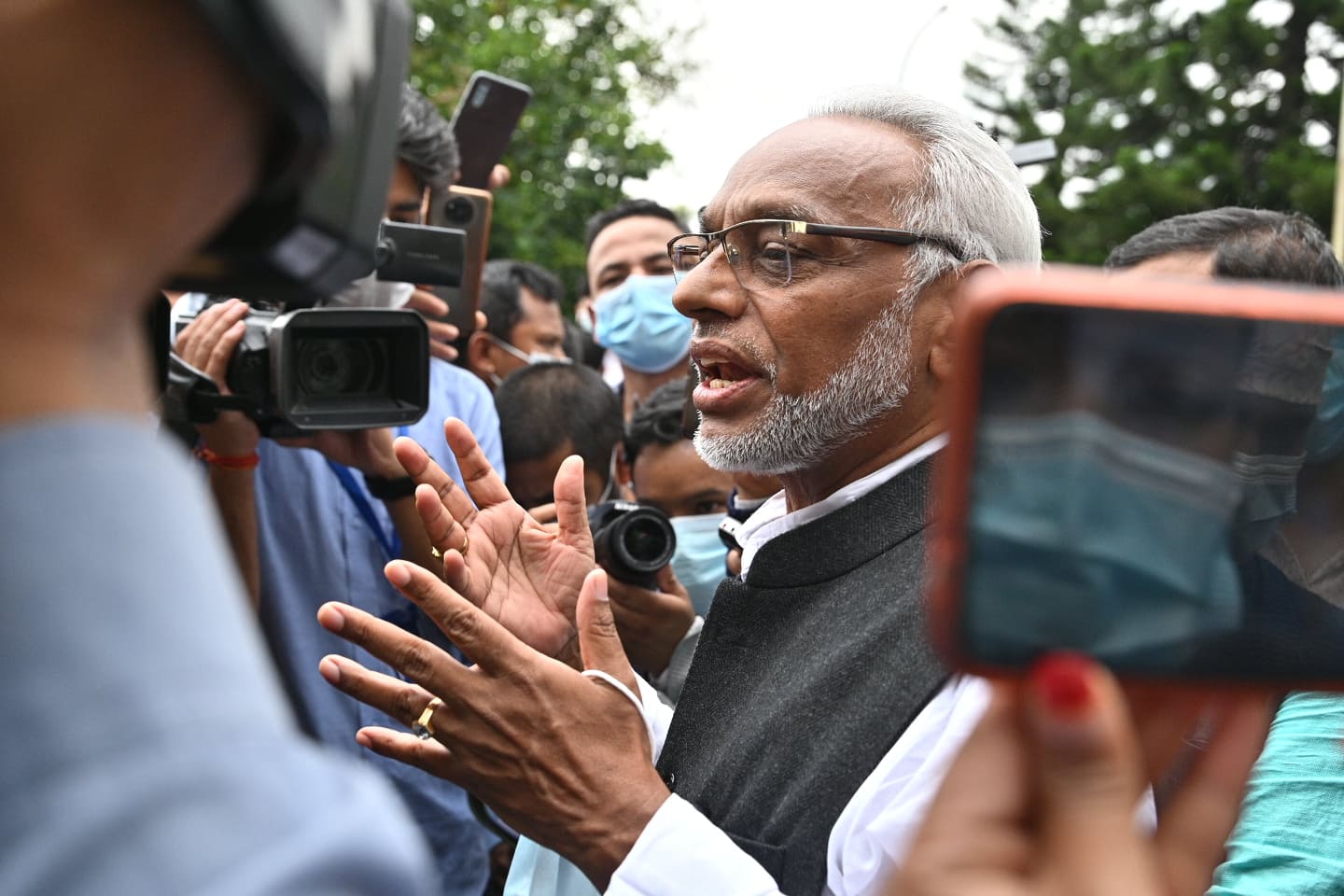 लोकतान्त्रिक समाजवादीको पक्षमा १७ कार्यकारिणी सदस्य र १४ सांसदले गरे सनाखत